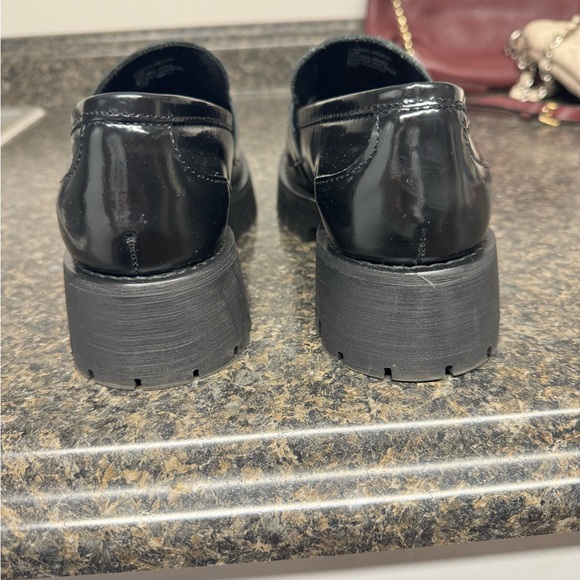 LIKE NEW! Steve Madden loafers - Picture 5 of 6